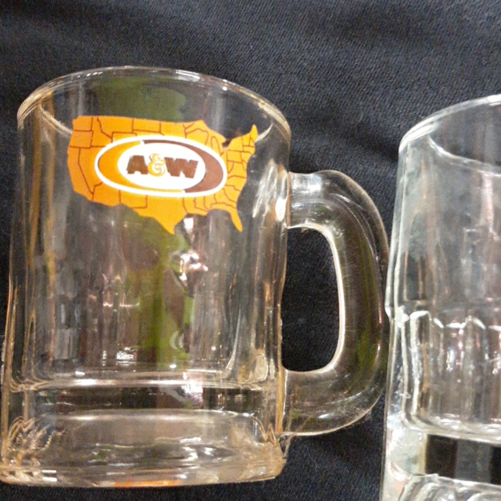 Vintage A&W Root beer mini mugs